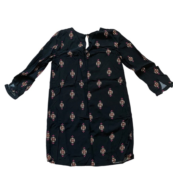 Old navy Smocked-Yoke V-Neck Shift Dress - Picture 5 of 6